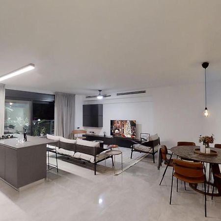 Luxury 3&4 Bedroom New Apartments - Close To The Beach & Bahai Gardens Хайфа Экстерьер фото