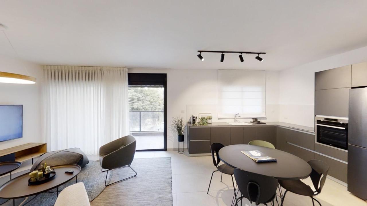Luxury 3&4 Bedroom New Apartments - Close To The Beach & Bahai Gardens Хайфа Экстерьер фото